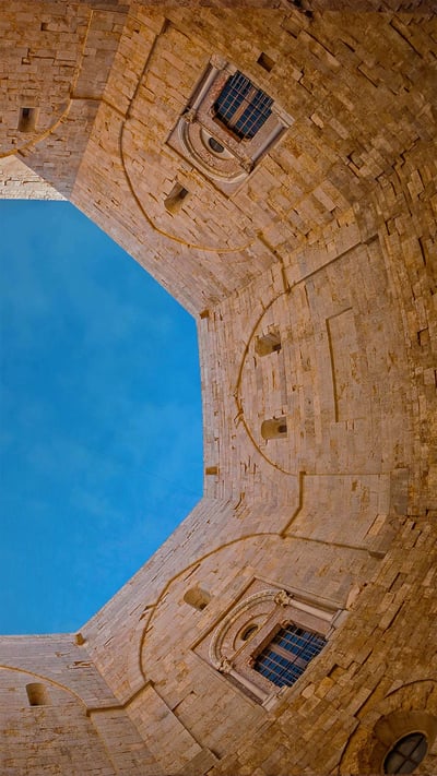 Castel del Monte, Apulia, Italy (© Toni Spagone/Alamy) mobile wallpaper
