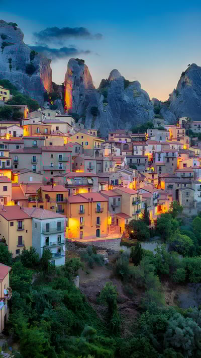 Castelmezzano, Italy (© Rudy Balasko/Shutterstock) mobile wallpaper