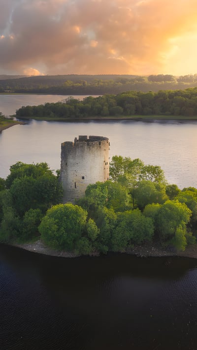 Cloughoughter Castle in Lough Oughter, County Cavan, Ireland (© 4H4 PH/Shutterstock) mobile wallpaper