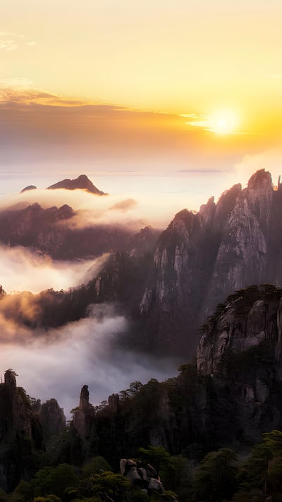 黄山云海,安徽省,中国 (© yangyang1991/Getty Images) mobile wallpaper