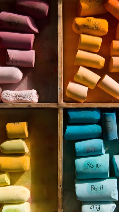 Colorful pastel chalk (© Stephen Shepherd/plainpicture) mobile wallpaper