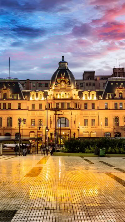 Constitución railway station, Buenos Aires, Argentina (© Grafissimo/Getty Images) mobile wallpaper