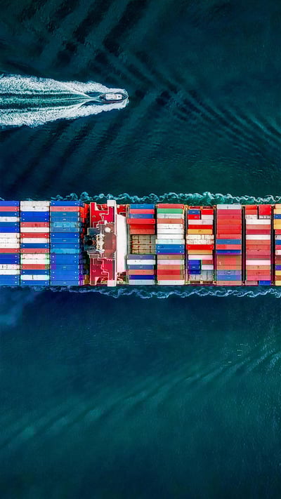 Container ship in San Pedro, California (© Cameron Venti/Getty Images) mobile wallpaper