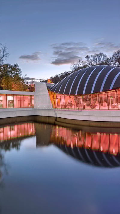 Crystal Bridges Museum of American Art in Bentonville, Arkansas (© Eddie Brady/Getty Images) mobile wallpaper