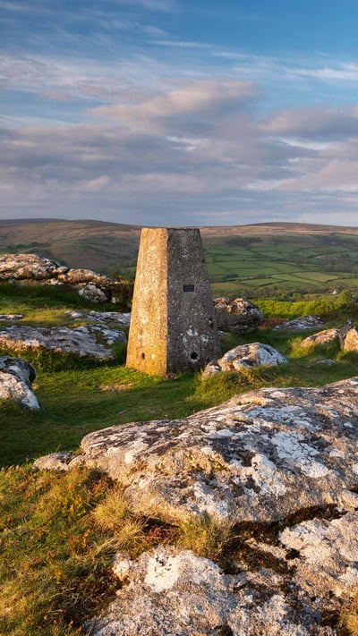 Meldon Hill, Dartmoor National Park, Devon (© AWL Images/DanitaDelimont.com) mobile wallpaper