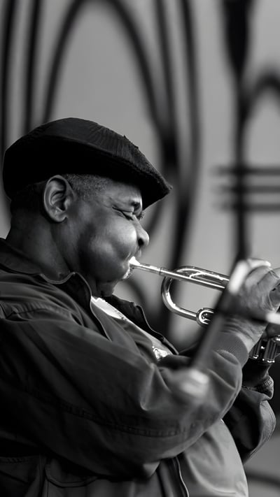 Dizzy Gillespie in 1990 at the 32nd Monterey Jazz Festival, California (© Craig Lovell/Eagle Visions Photography/Alamy) mobile wallpaper