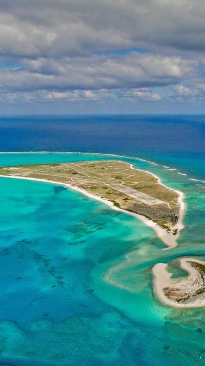 Eastern Island and Spit Island, Midway Atoll (© Ian Shive/Tandem Stills + Motion) mobile wallpaper