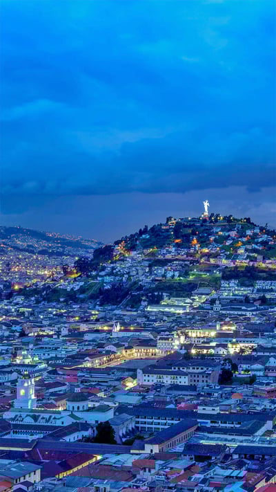 Old Town and El Panecillo Hill in Quito, Ecuador (© Karol Kozlowski/plainpicture) mobile wallpaper