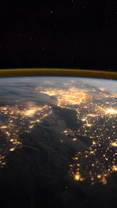 Earth seen from the International Space Station (© Tim Peake/ESA/NASA via Getty Images) mobile wallpaper