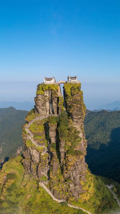 Mount Fanjing in southwest China (© zhuxiaophotography/Shutterstock) mobile wallpaper