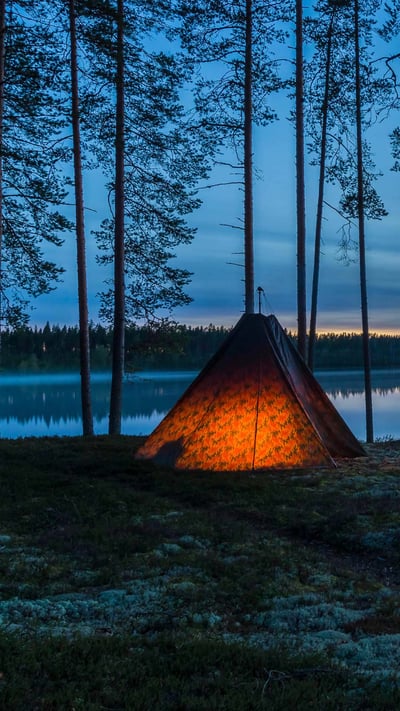 Muje-Oulu Lake in eastern Finland (© Topi Ylä-Mononen/plainpicture) mobile wallpaper