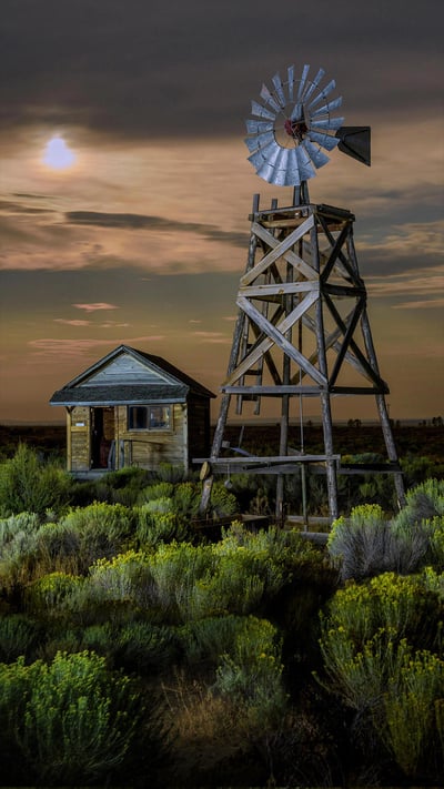 Fort Rock Valley Historical Homestead Museum, Oregon (© Prisma by Dukas Presseagentur GmbH/Alamy) mobile wallpaper