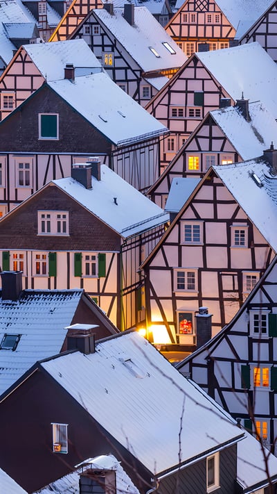 Half-timbered Houses of Freudenberg, North Rhine-Westphalia, Germany (© Thorsten Frisch/Shutterstock) mobile wallpaper