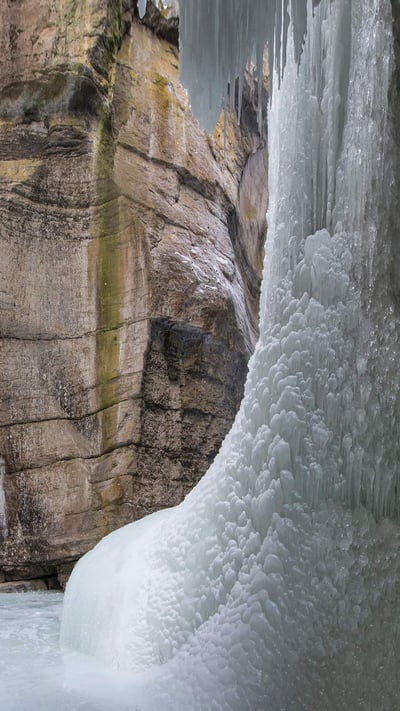 Majestic view of a frozen waterfall at Maligne Canyon, Jasper, Alta. (© Cavan Images/Offset) mobile wallpaper