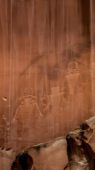 Petroglyphs near Fruita in Capitol Reef National Park, Utah (© Nicolas VINCENT/Adobe Stock) mobile wallpaper