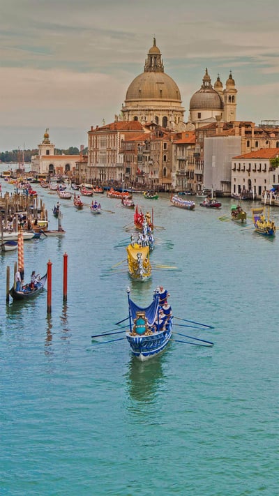 The Regata Storica on the Grand Canal in Venice, Italy (© Alexander Duffner/Alamy) mobile wallpaper