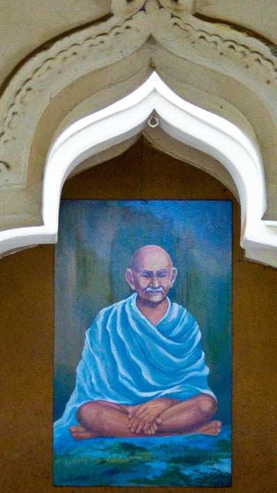 Painting of Gandhi inside Gandhi Memorial Museum, Madurai (© db images/Alamy Stock Photo) mobile wallpaper