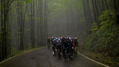 Testa bassa e pedalare