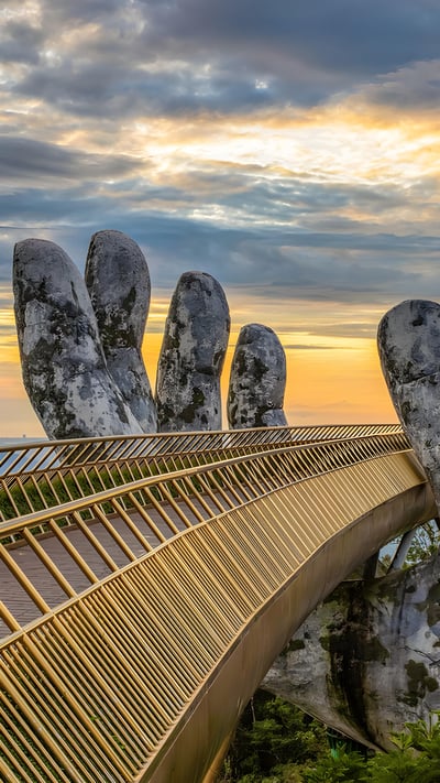 Golden Bridge, Bà Nà Hills, Da Nang, Vietnam (© Hien Phung Thu/Shutterstock) mobile wallpaper