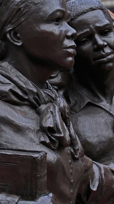 'Step on Board,' the Harriet Tubman Memorial, sculpted by Fern Cunningham, in Boston, Massachusetts (© Anthony Pleva/Alamy) mobile wallpaper