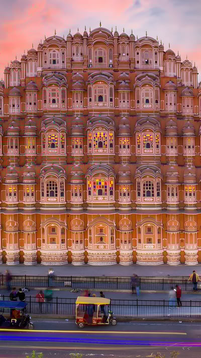 Hawa Mahal, Jaipur, Rajasthan (© Travel Wild/Getty Images) mobile wallpaper