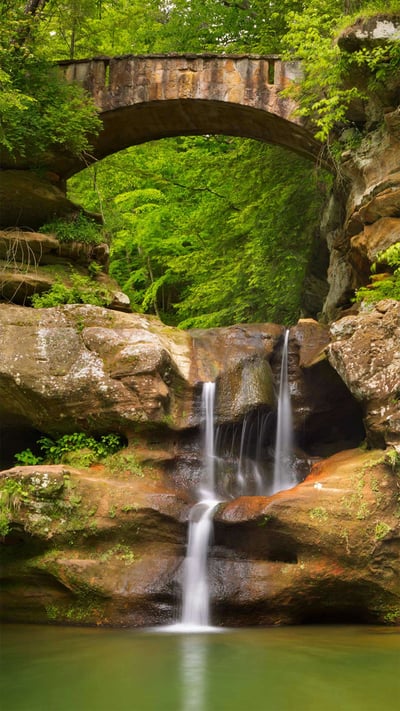 Hocking Hills State Park in Ohio for National Public Lands Day (© Sara Winter/Getty Images Plus) mobile wallpaper