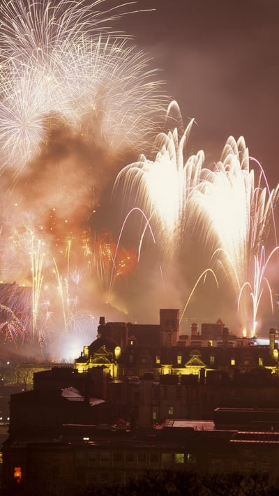 Hogmanay firework display, Edinburgh, Scotland (© The Travel Library/Shutterstock) mobile wallpaper