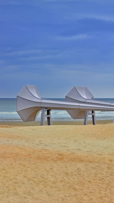'I Can Hear It,' an installation by artist Ivars Drulle on the beach by the villages of Middelkerke and Westende, Belgium (© Arterra Picture Library/Alamy) mobile wallpaper