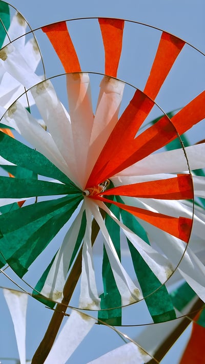 Indian flags selling on Independence Day (© yogesh more/Alamy Stock Photo) mobile wallpaper