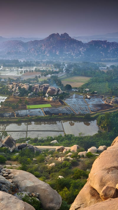 Scenery around Hampi, Karnataka (© Holly Barber/Alamy Stock Photo) mobile wallpaper