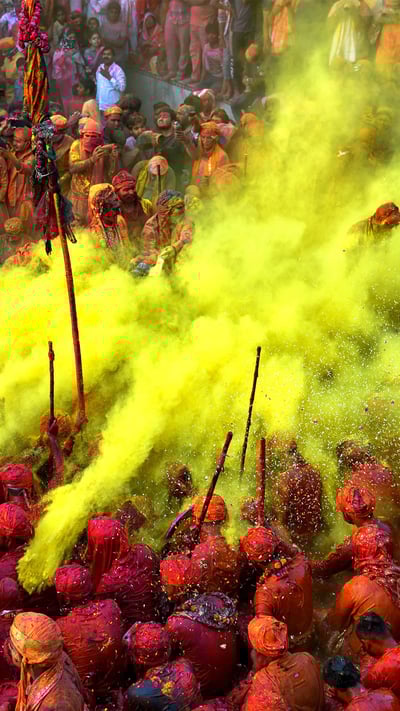 Holi celebrations, Nandgaon, Uttar Pradesh, India (© Avishek Das/Getty Images) mobile wallpaper