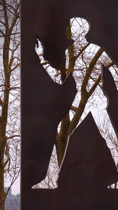 'Invisible Man,' a memorial to Ralph Ellison in Riverside Park, New York City (© Randy Duchaine/Alamy) mobile wallpaper