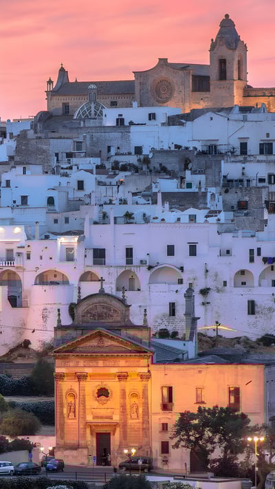 Ostuni at dusk, Apulia, Italy (© Feng Wei Photography/Getty Images) mobile wallpaper