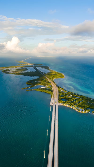 Overseas Highway in the Florida Keys (© Evgeny Vasenev/Cavan Images) mobile wallpaper