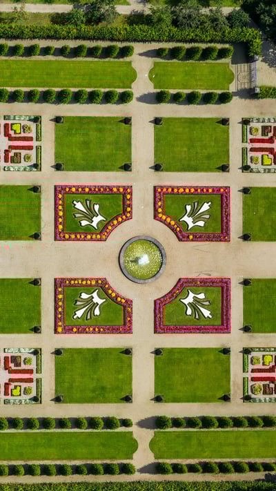 Kloster Kamp mit Terrassengarten und Klosterbarockgarten, Kamp-Lintfort, Niederrhein (© Hans Blossey/Alamy) mobile wallpaper
