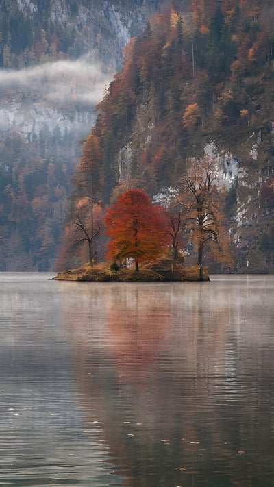 Königssee im Herbst, Berchtesgaden, Bayern (© rusm/Getty Images) mobile wallpaper