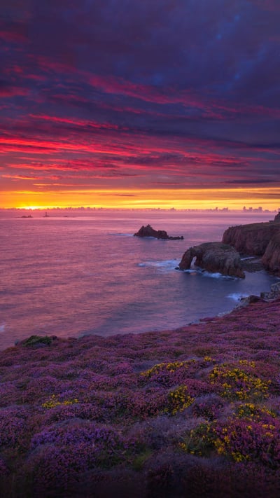 Sunset over Land's End, Cornwall in late summer (© Andrew Turner/Getty Images) mobile wallpaper