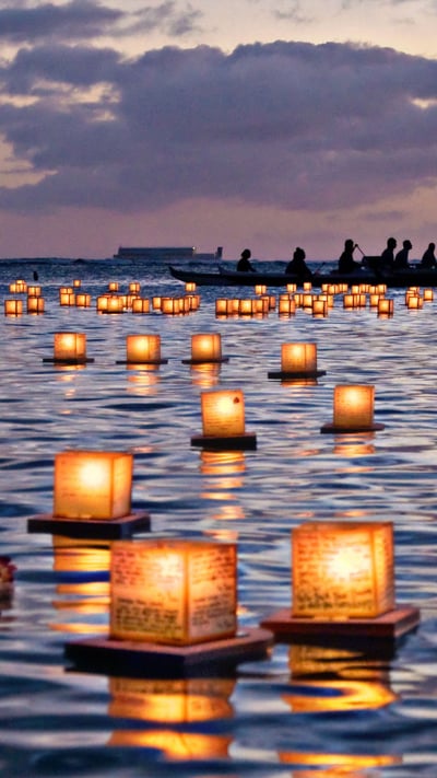 Lantern floating ceremony, Ala Moana Beach Park, Honolulu, Hawaii (© Naomi Hayes of Island Memories Photography/Getty Images) mobile wallpaper