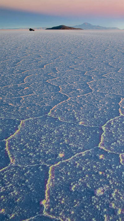 Salar de Uyuni, Bolivia (© Ignacio Palacios/Getty Images) mobile wallpaper