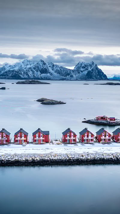 Traditional rorbu houses, Svolvaer, Lofoten Islands, Norway (© Roberto Moiola/Sysaworld/Getty Images) mobile wallpaper