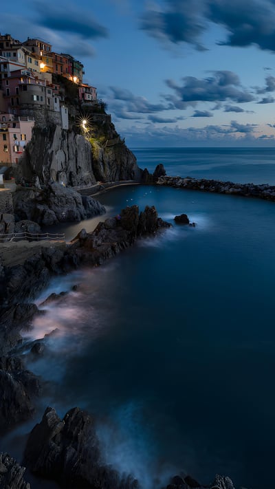 Manarola, Cinque Terre National Park, Liguria, Italy (© John_Silver/Shutterstock) mobile wallpaper