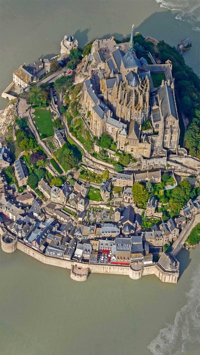 Mont Saint-Michel, France, for its annual marathon (© Leroy Francis/Getty Images) mobile wallpaper