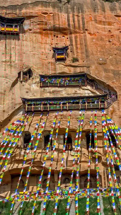 The Mati Si (Horse's Hoof Temple) and grottoes of Mati Si Scenic Area, Gansu province, China (© Ana Flašker/Alamy) mobile wallpaper