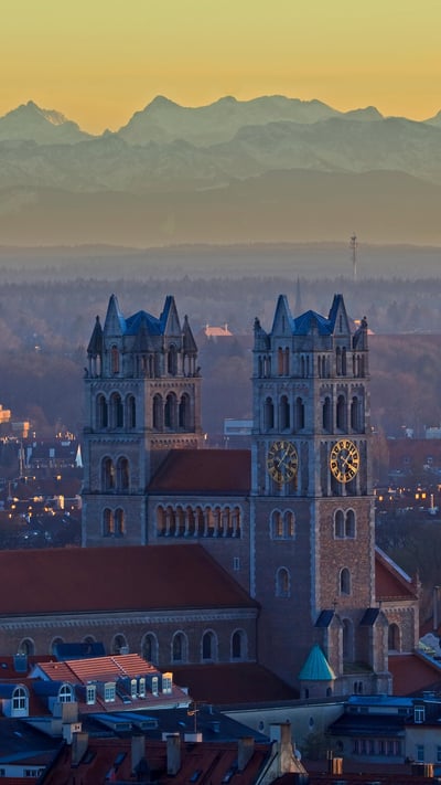 Kirche St. Maximilian, München, Bayern (© Rolf Hicker/All Canada Photos/Alamy Stock Photo) mobile wallpaper