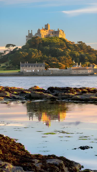 View of St Michael's Mount in Cornwall at sunset, Penzance, Cornwall, United Kingdom (© Valerie2000/Shutterstock) mobile wallpaper