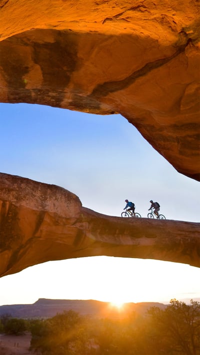 Uranium Arch, Moab, Utah, USA (© Whit Richardson/Cavan) mobile wallpaper