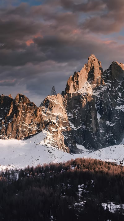 Vallée de Chamonix, Haute-Savoie, France (© Charlie Pics/Getty Images) mobile wallpaper