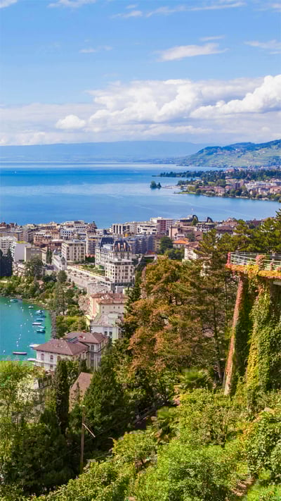 Montreux and Lake Geneva in Switzerland (© Westend61/Getty Images) mobile wallpaper