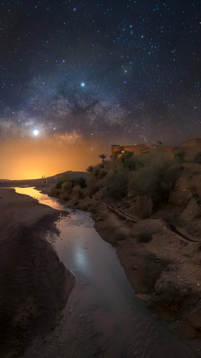 Milky Way, Aït Benhaddou, Morocco (© Cavan Images/Getty Images) mobile wallpaper