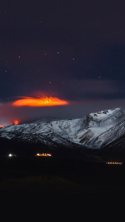 Mount Etna erupting in 2013, Sicily, Italy (© Wead/Alamy Live News) mobile wallpaper